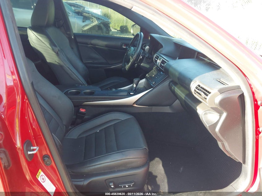 2016 LEXUS IS 200T · Фото 5