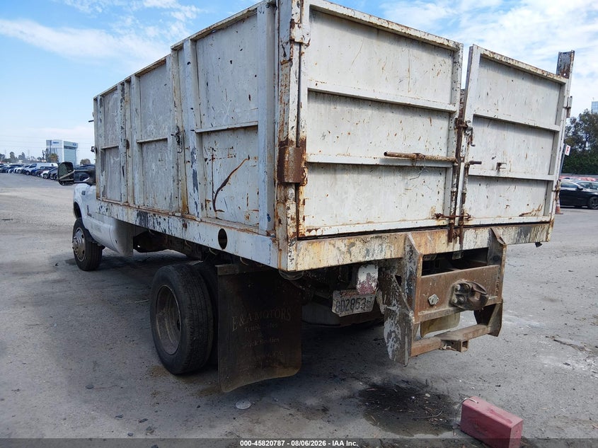 2004 FORD F-550 auction photo 3