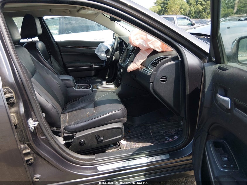 2015 CHRYSLER 300C auction photo 5
