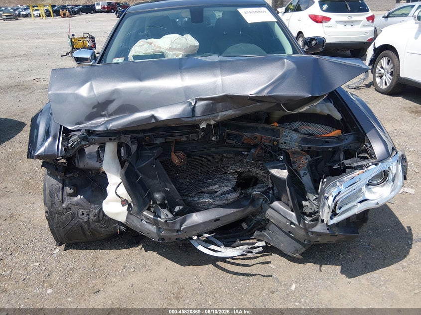 2015 CHRYSLER 300C auction photo 6
