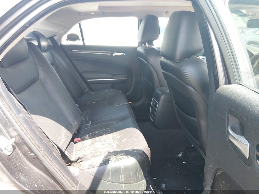 2015 CHRYSLER 300C auction photo 8