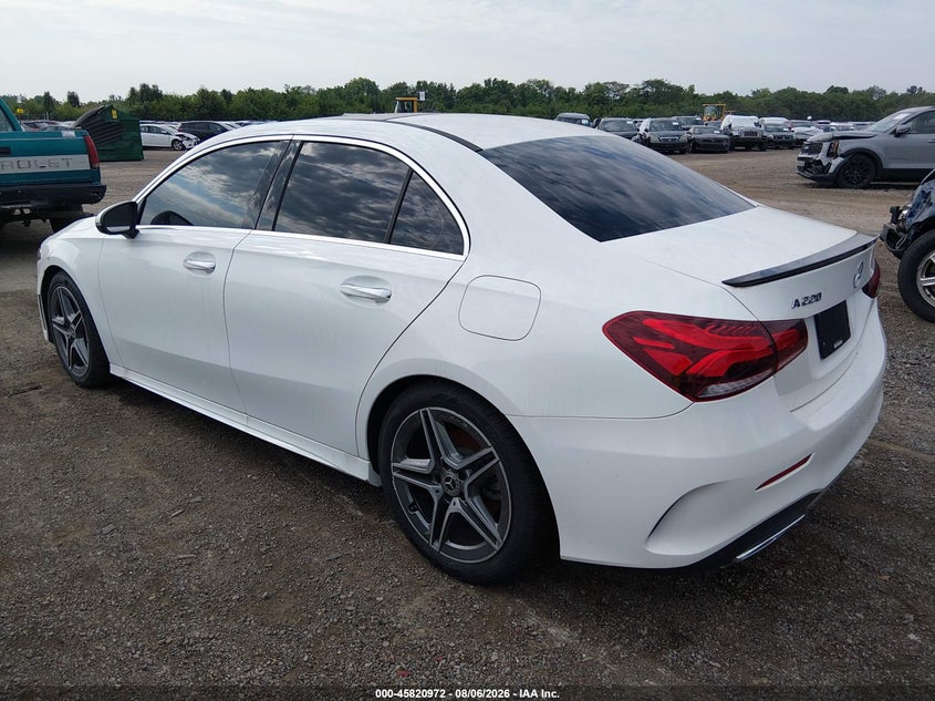 2019 MERCEDES-BENZ A 220 auction photo 3