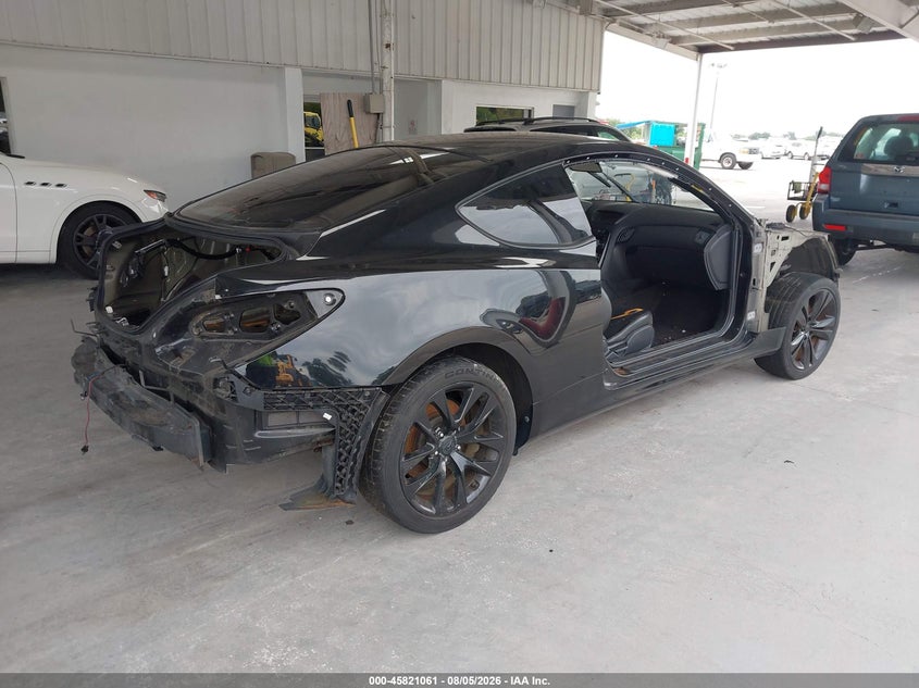 2010 HYUNDAI GENESIS auction photo 4