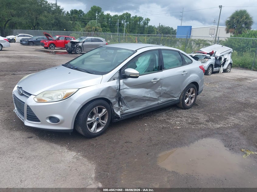 Vin: 1fadp3f20dl121631, lot: 46319949, ford focus se 20132