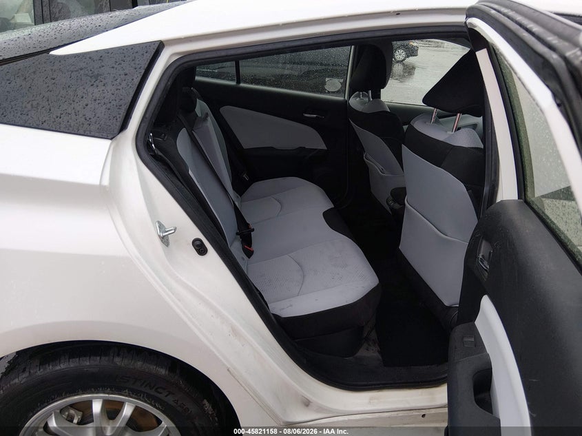 TOYOTA PRIUS - zdjęcie 8