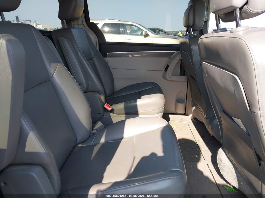 2010 VOLKSWAGEN ROUTAN auction photo 8