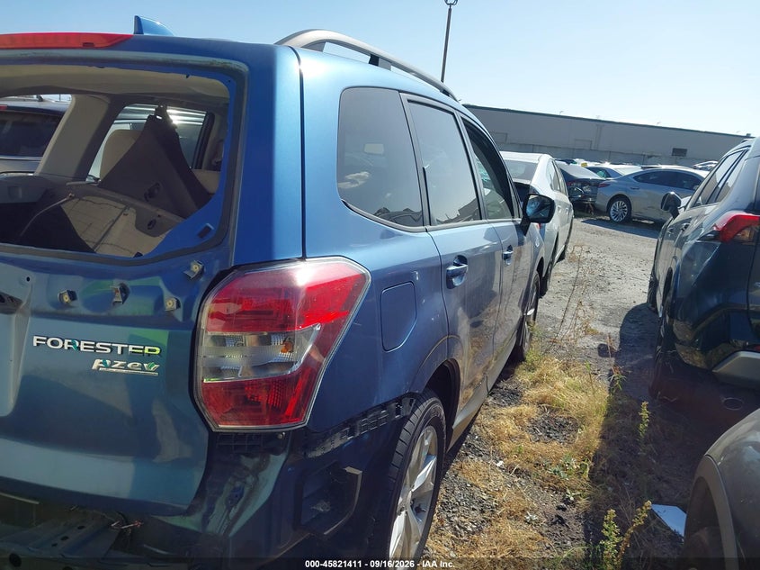 2016 SUBARU FORESTER auction photo 4