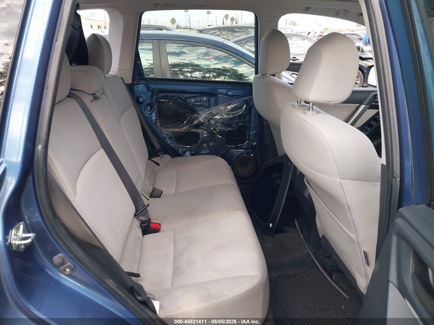 2016 SUBARU FORESTER auction photo 8