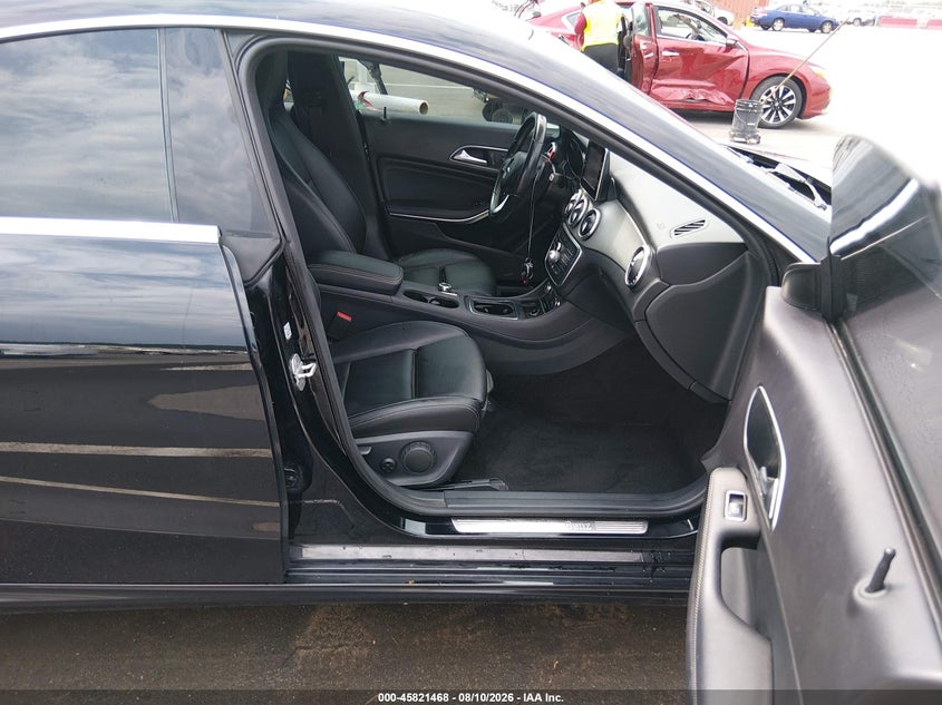2016 MERCEDES-BENZ CLA 250 — zdjęcie 5