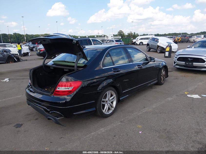 Vin: wddgf8bb6cr225958, lot: 46320386, mercedes-benz c 300 sport 4matic 20124