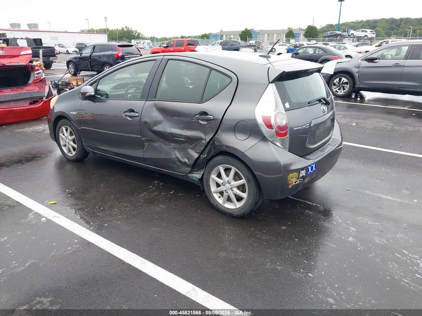 Vin: jtdkdtb39d1532272, lot: 46320447, toyota prius c three 20133