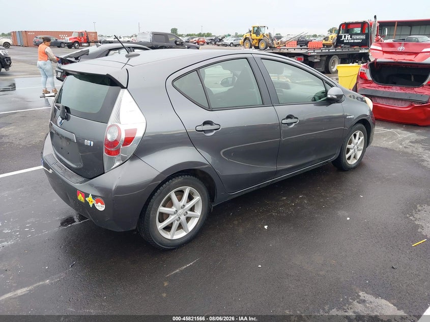 Vin: jtdkdtb39d1532272, lot: 46320447, toyota prius c three 20134