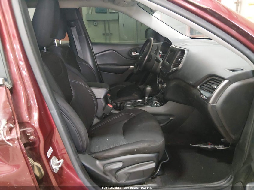 2019 JEEP CHEROKEE auction photo 5