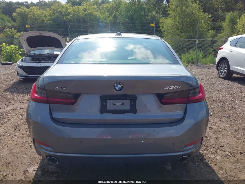 BMW 330I - zdjęcie 16