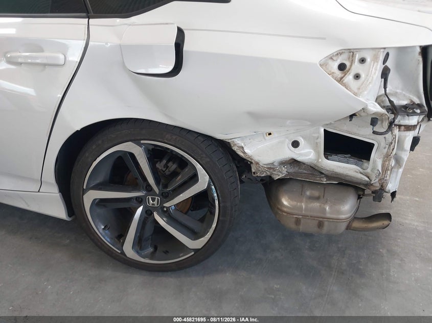 2019 HONDA ACCORD auction photo 6