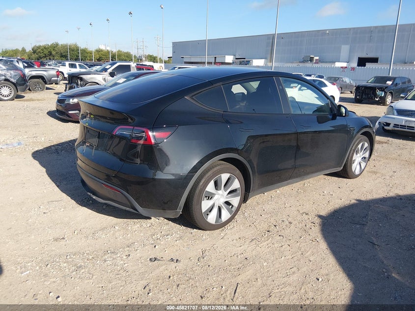 2024 Tesla Model Y(VIN: 7SAYGDED3RF048448