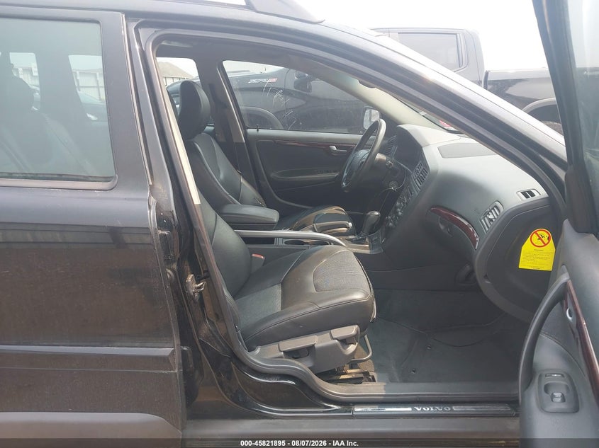 2004 VOLVO XC70 auction photo 5