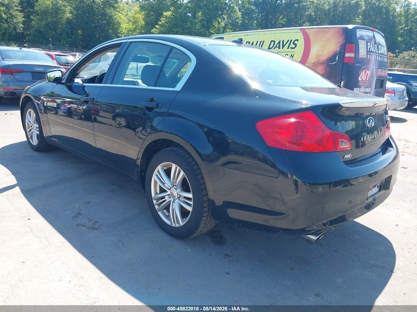 2015 INFINITI Q40 — zdjęcie 3