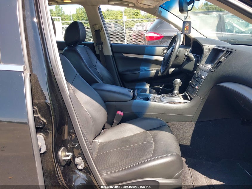 2015 INFINITI Q40 — zdjęcie 5