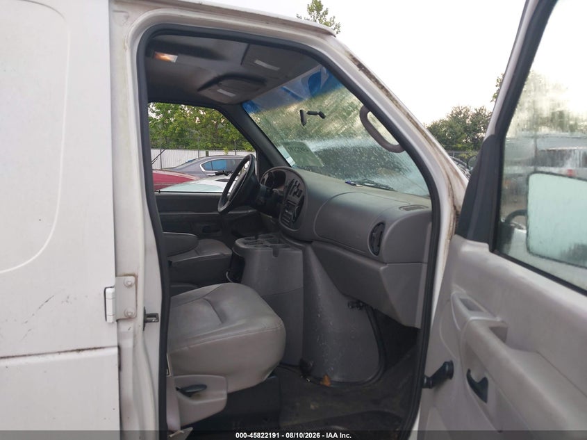 2002 FORD E-150 auction photo 8