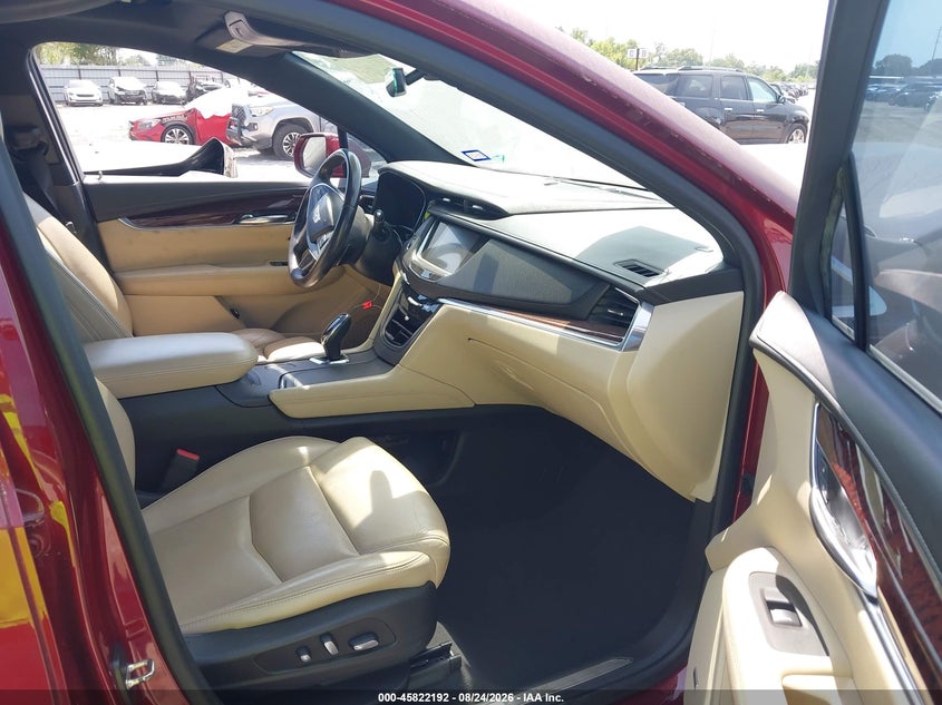2017 CADILLAC XT5 auction photo 5