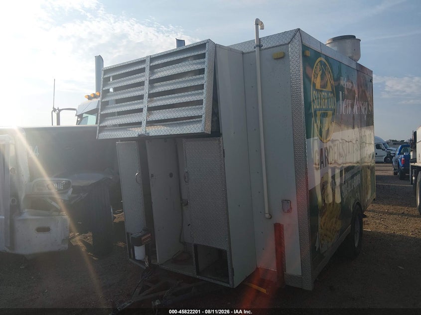2021 FUD TRAILERS FOOD TRAILER auction photo 1