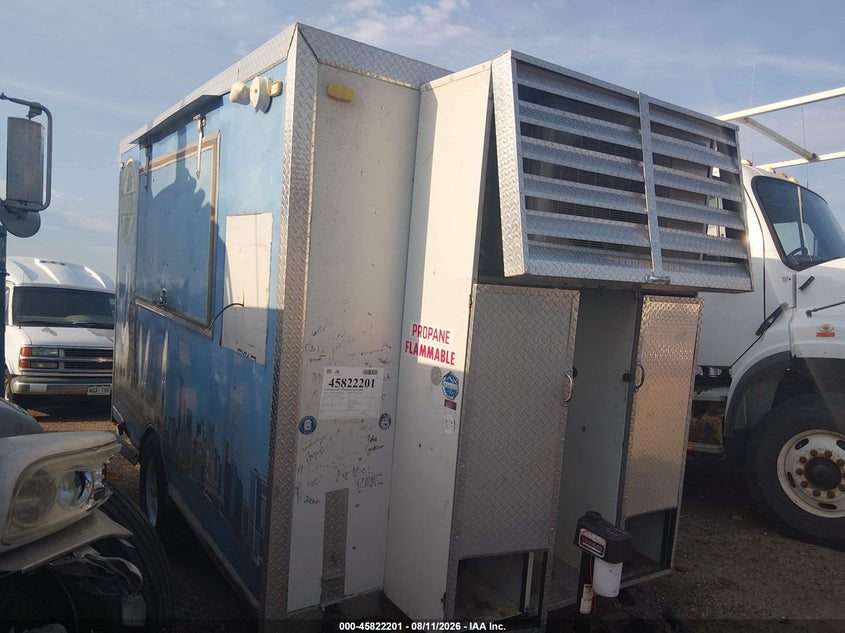 2021 FUD TRAILERS FOOD TRAILER auction photo 2