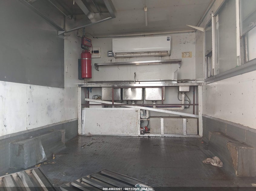 2021 FUD TRAILERS FOOD TRAILER auction photo 5