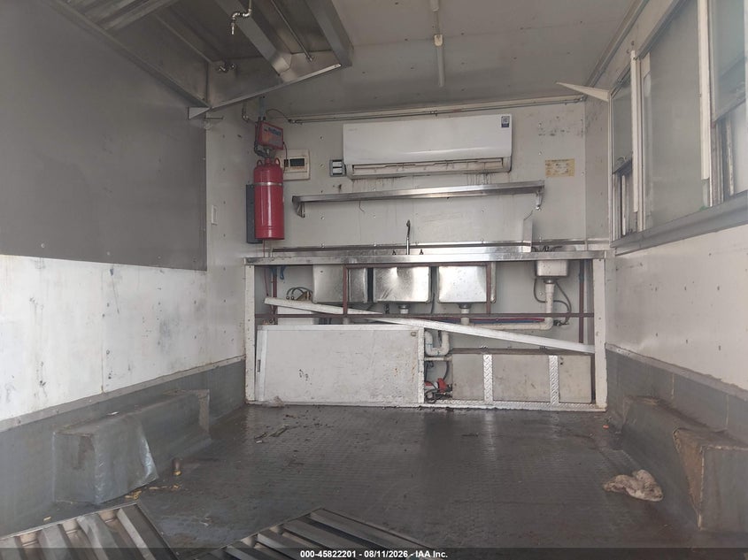 2021 FUD TRAILERS FOOD TRAILER auction photo 8