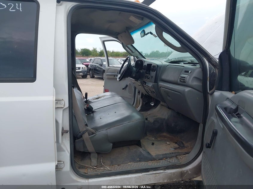 2007 FORD F-450 CHASSIS auction photo 6