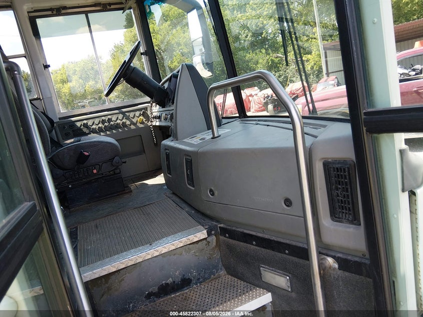 2013 THOMAS TRANSIT BUS auction photo 5