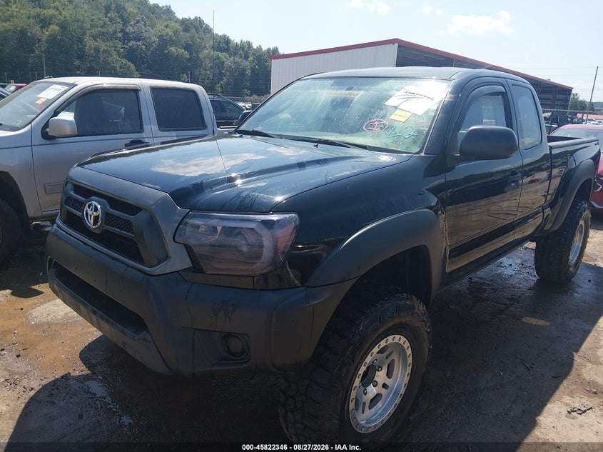 2015 TOYOTA TACOMA · Фото 2