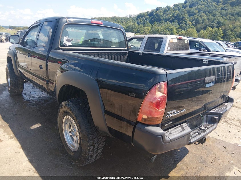 2015 TOYOTA TACOMA · Фото 3