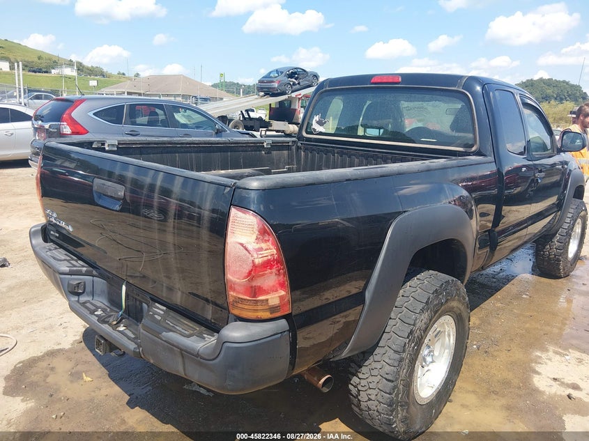 2015 TOYOTA TACOMA · Фото 4