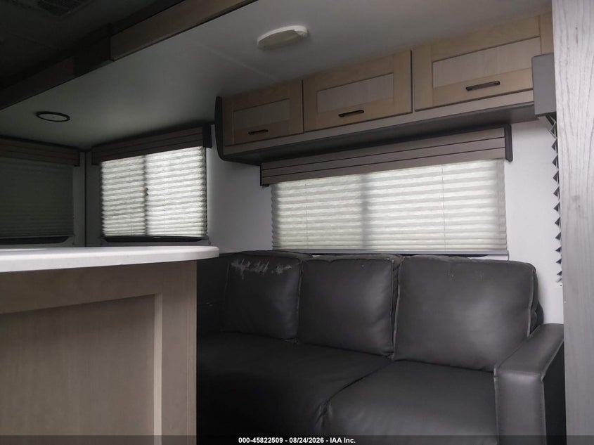 2021 HEARTLAND SHADOW CRUISER auction photo 5
