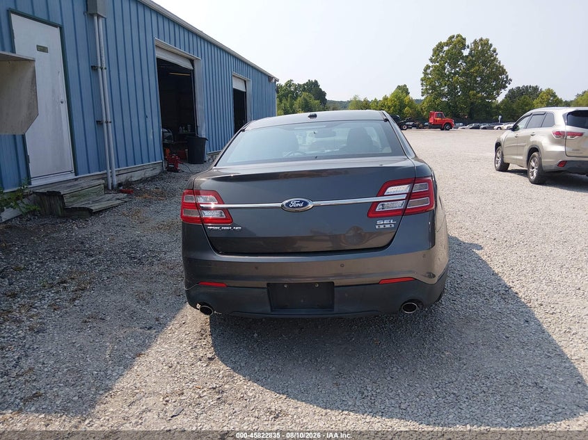 FORD TAURUS 2015 VIN 1FAHP2H87FG136121