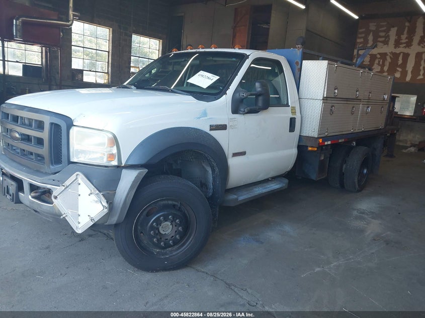 2006 FORD F-550 CHASSIS auction photo 2