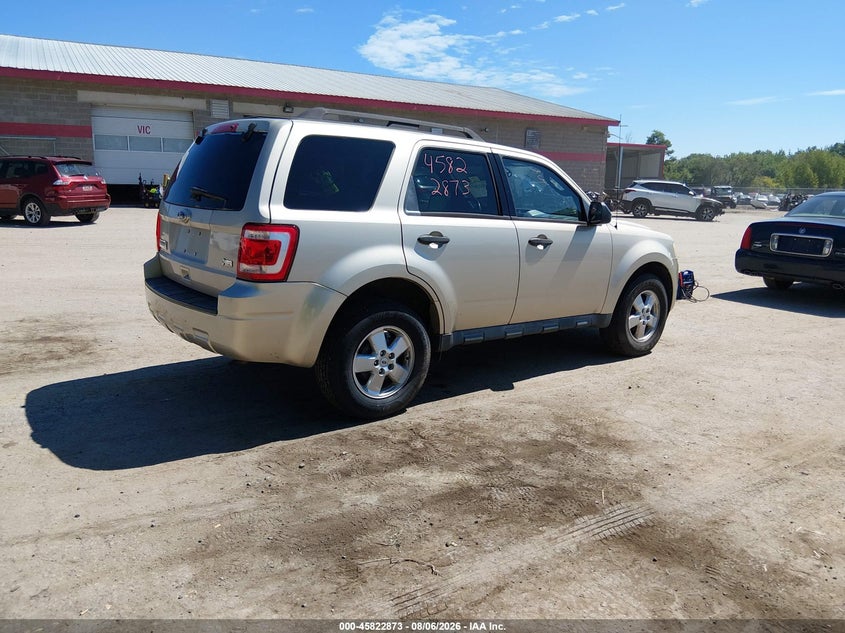 Vin: 1fmcu0dg3aka04599, lot: 46321754, ford escape xlt 20104