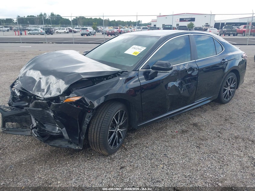 Vin: 4t1g11ak2ru921218, lot: 46321832, toyota camry se 20242