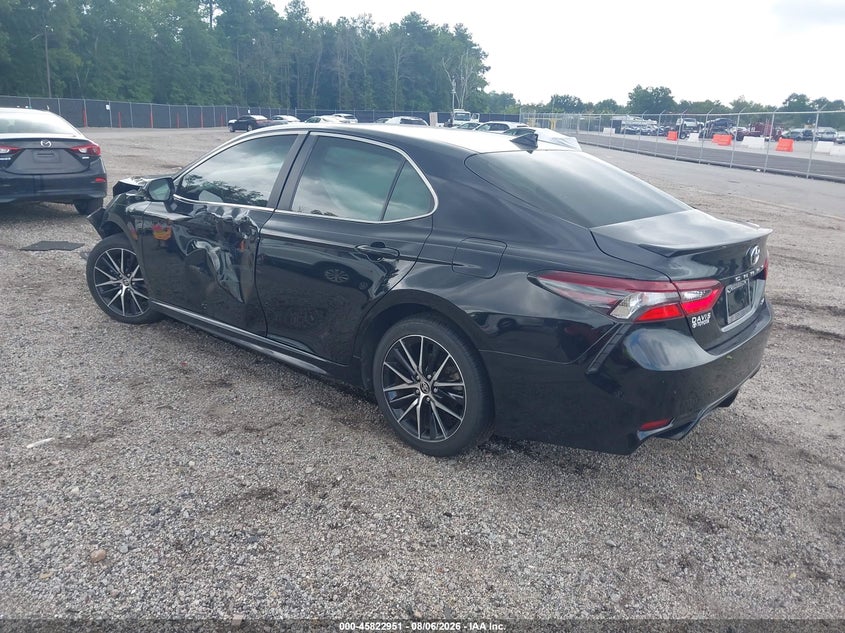 Vin: 4t1g11ak2ru921218, lot: 46321832, toyota camry se 20243