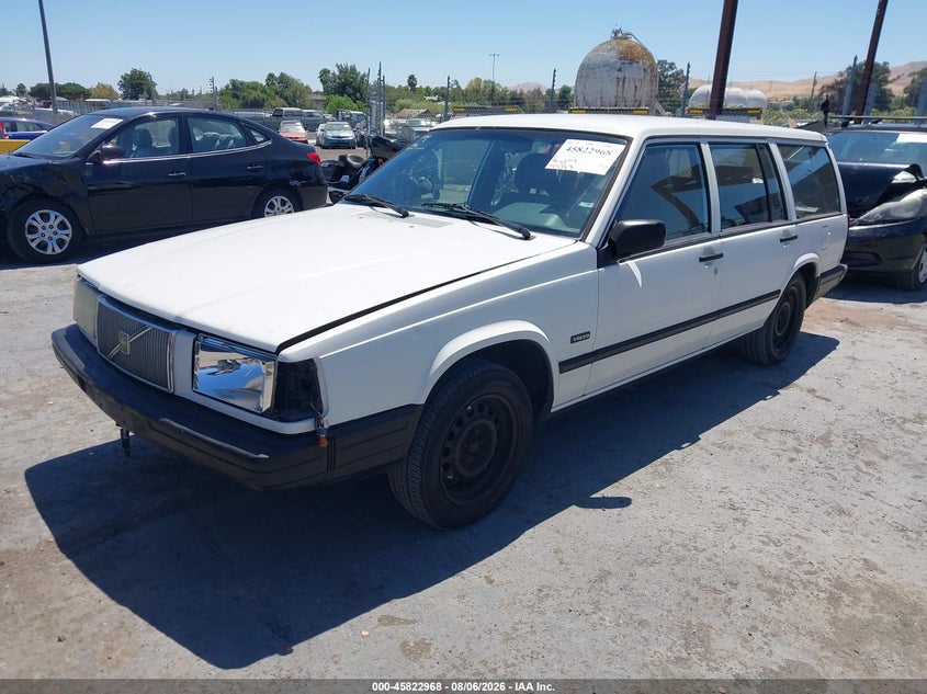1994 VOLVO 940 auction photo 2