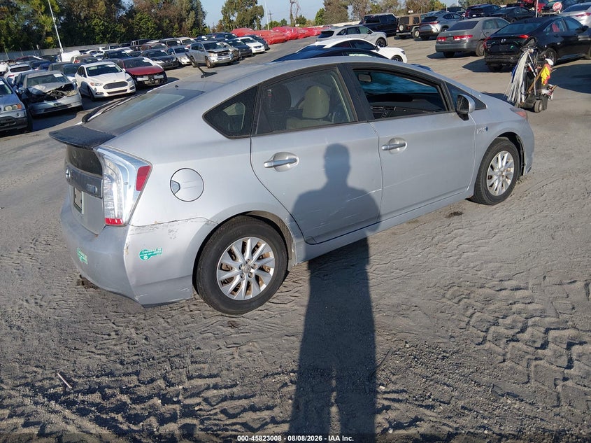 2014 TOYOTA PRIUS PLUG-IN auction photo 4