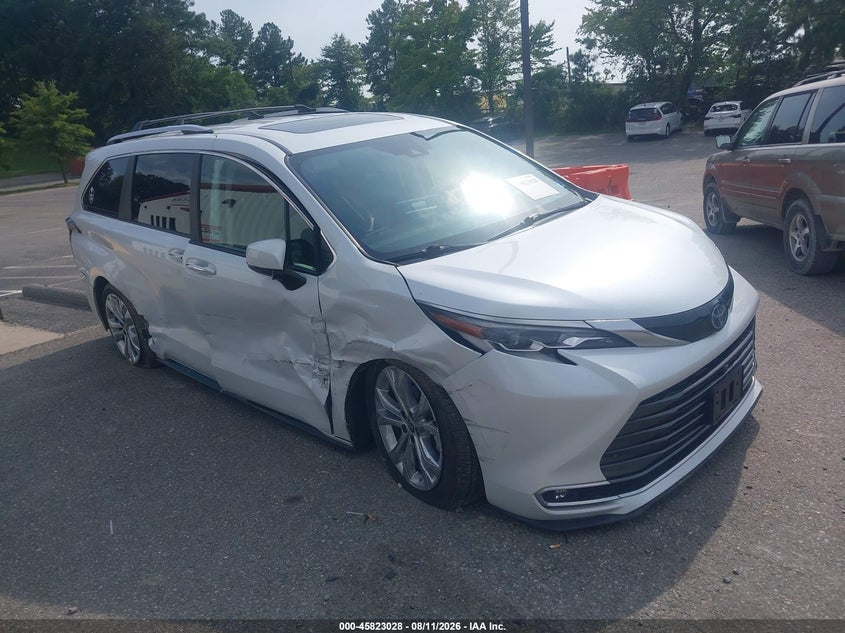 TOYOTA SIENNA - zdjęcie 1
