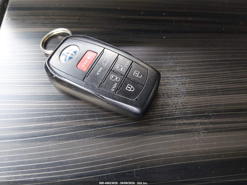 TOYOTA SIENNA - zdjęcie 11