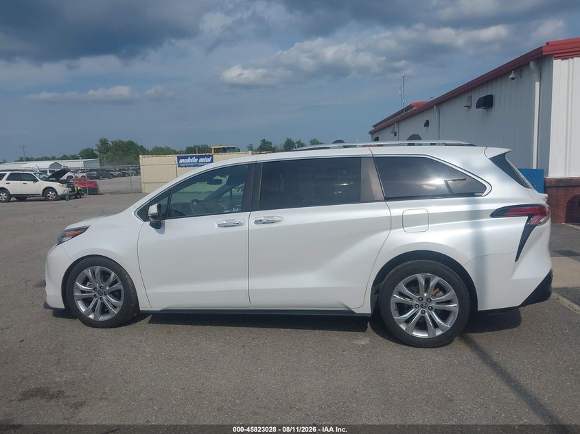 TOYOTA SIENNA - zdjęcie 14