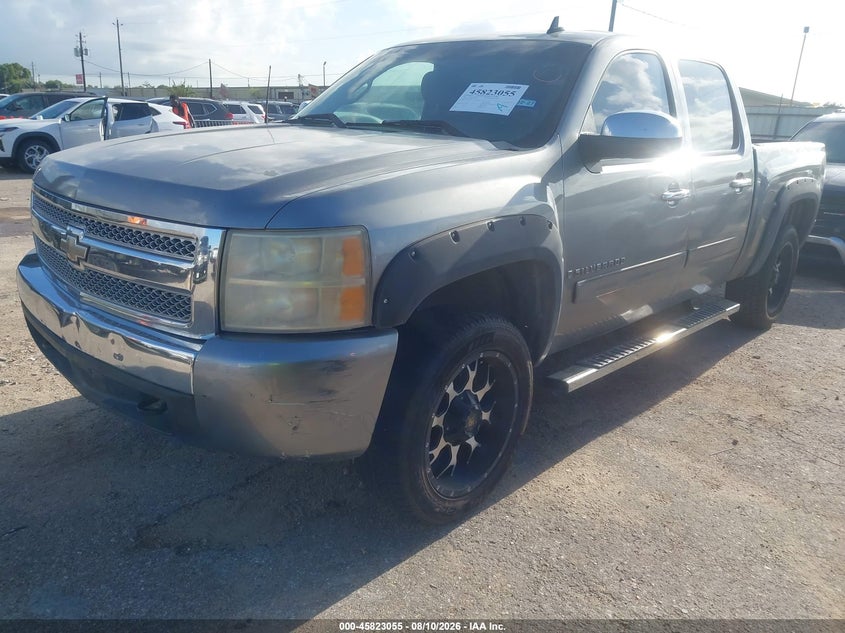 2008 Chevrolet Silverado, Normal Wear & Tear, IAAI, VIN 3GCEC13C58G167762 — photo 2