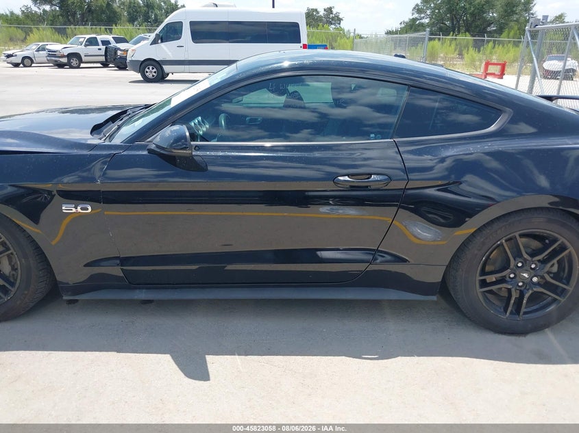 FORD MUSTANG - zdjęcie 15