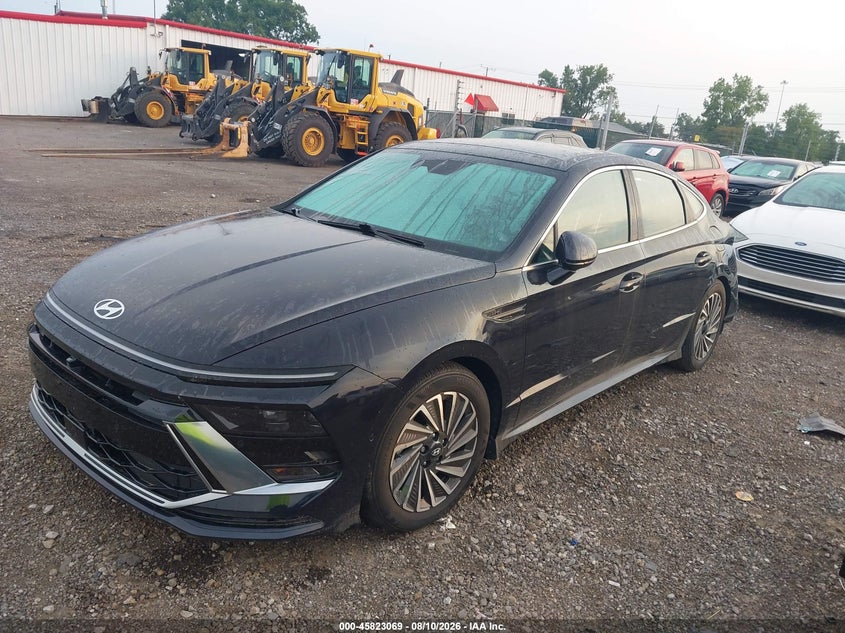 2024 HYUNDAI SONATA HYBRID auction photo 2