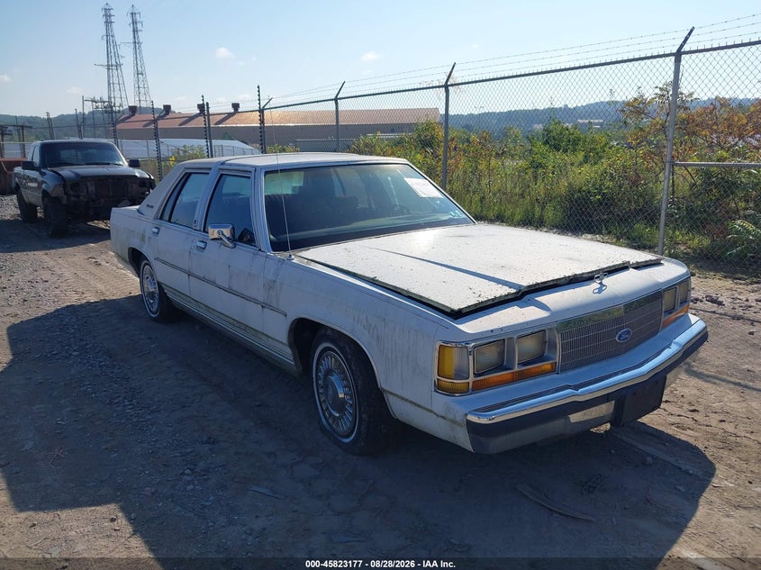 1990 FORD CROWN VICTORIA auction photo 1