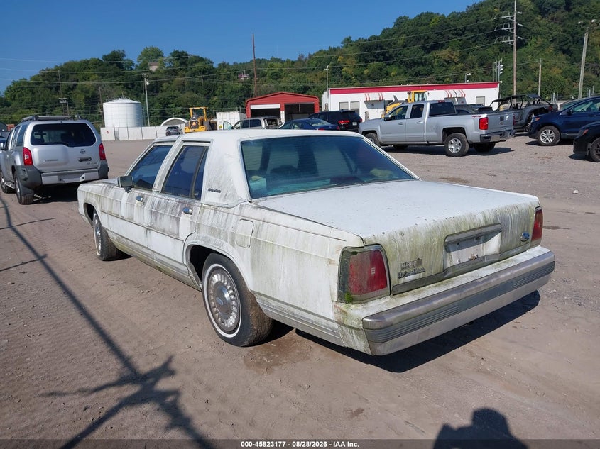 1990 FORD CROWN VICTORIA auction photo 3
